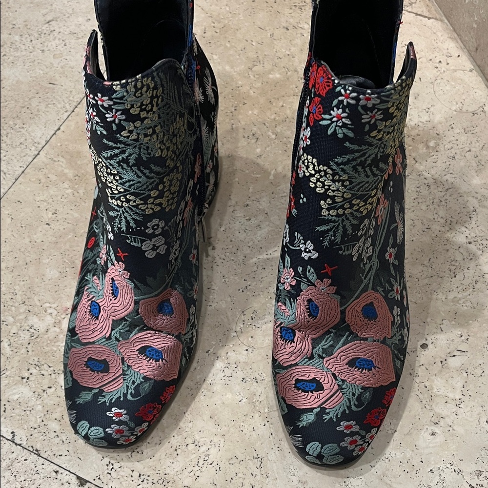 Cool ankle boots